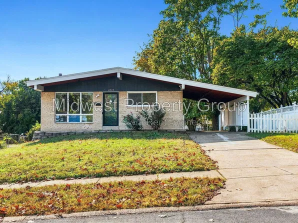 2410 Mockingbird Ln, Florissant, MO 63031