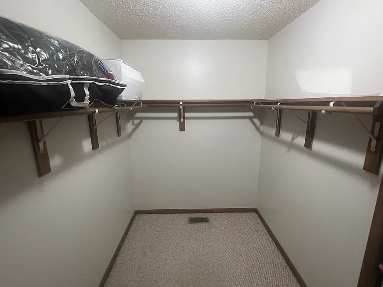 2733 Inglewood Ln — Photo 15
