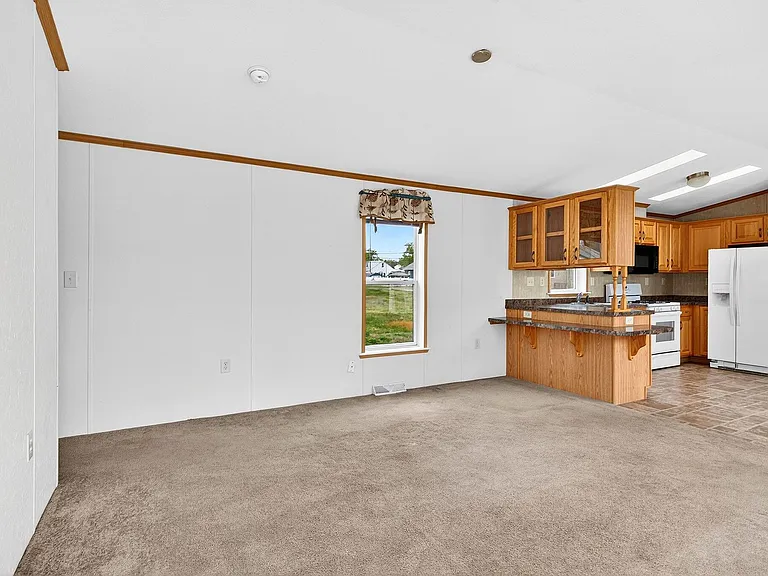 15 W Redwood Ave — Photo 6
