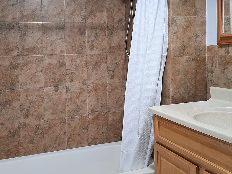 175 Delavan Ave — Photo 15