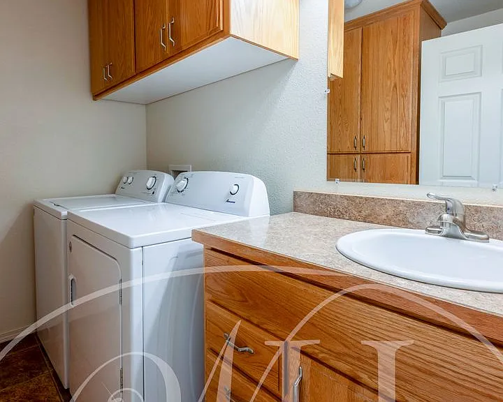 132 E Birch St — Photo 12