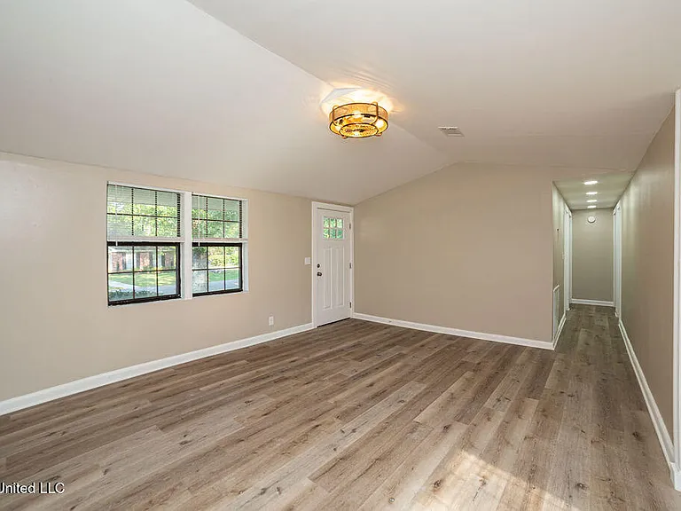 10828 Haena Ct — Photo 7