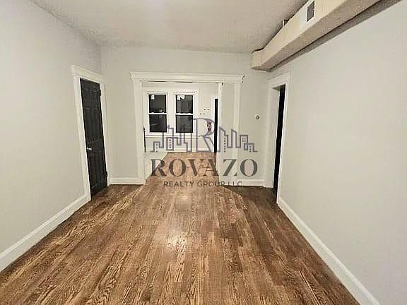 4th image of 277 S Clinton St #2R-A