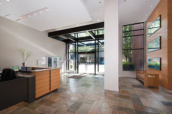 #2705 - 909 Mainland St, Vancouver — Photo 3
