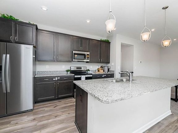 4th image of 1585 Cherry Blossom Dr