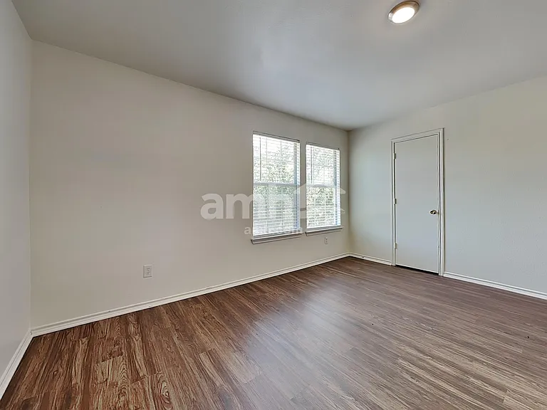 2204 Sumac Dr — Photo 15