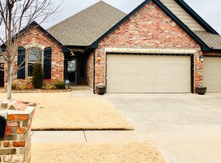 12129 SW 17th St, Yukon, OK 73099