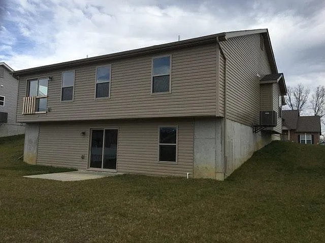 514 Sceptre Dr — Photo 23