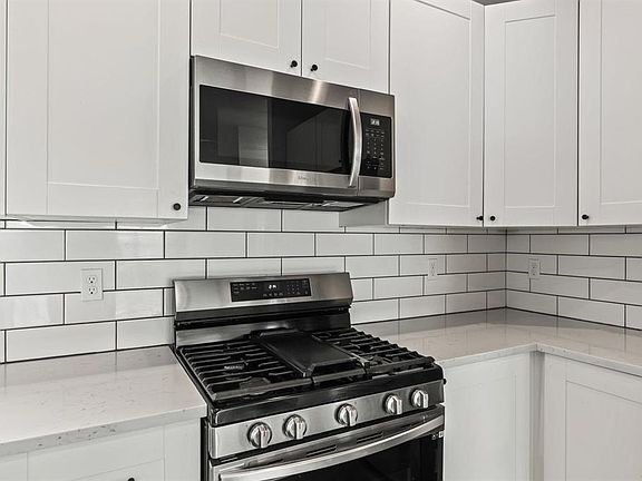 5th image of 106 Pioneer Avenue