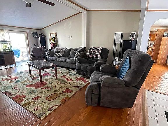 3rd image of 544 E Pondview Dr