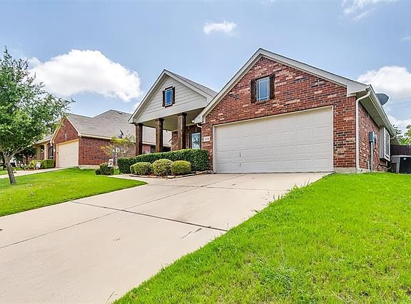 3rd image of 1106 Thicket Dr