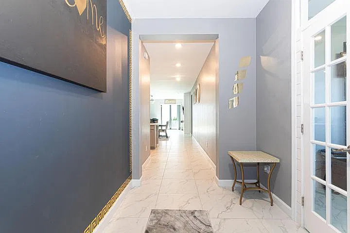 4 bed, 2300 sqft, $4,950 — Photo 4