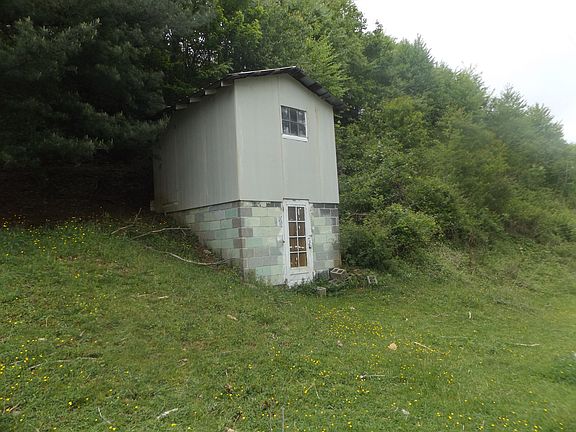 4th image of 4974 Danville Pike