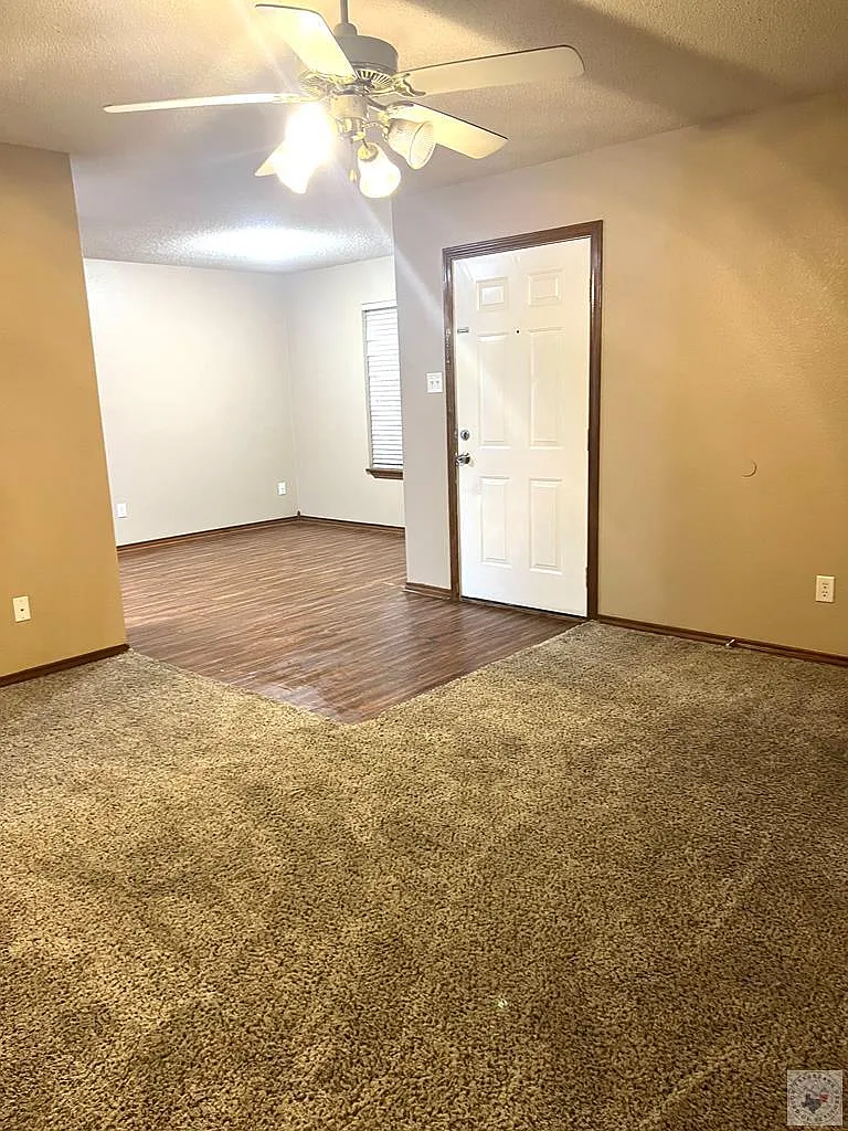 3 bed, 2.0 bath, 1222 sqft, $1,350 — Photo 2