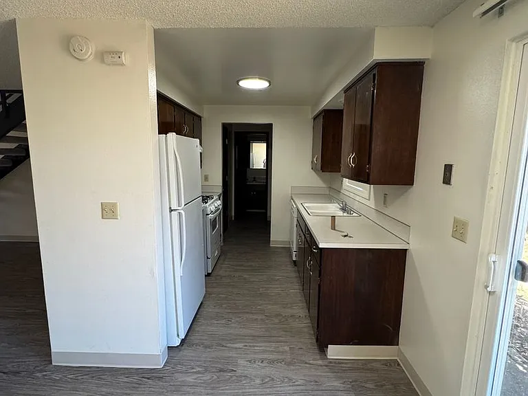1110-1181 Leigh St #1-1120-1157 — Photo 5