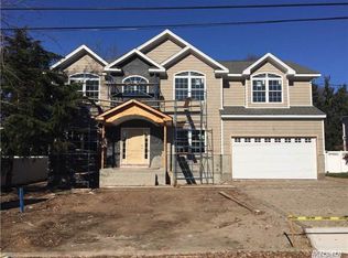 96 Cherry Dr W, Plainview, NY 11803