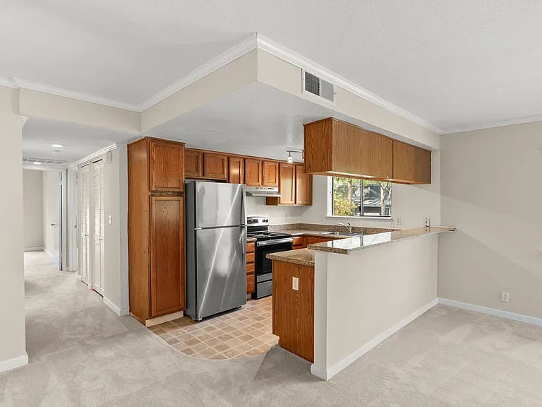 Sycamore Green Apartments — Photo 46