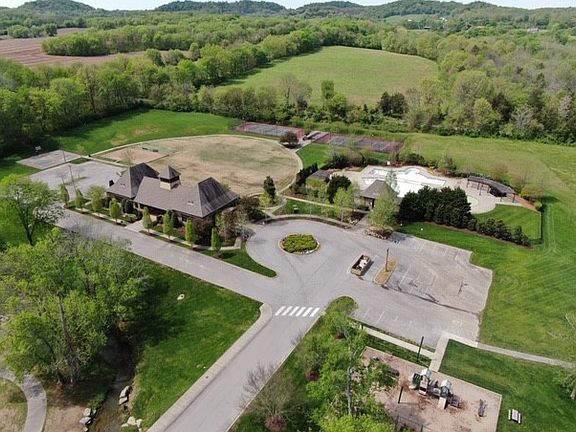 3rd image of 2808 Americus Dr
