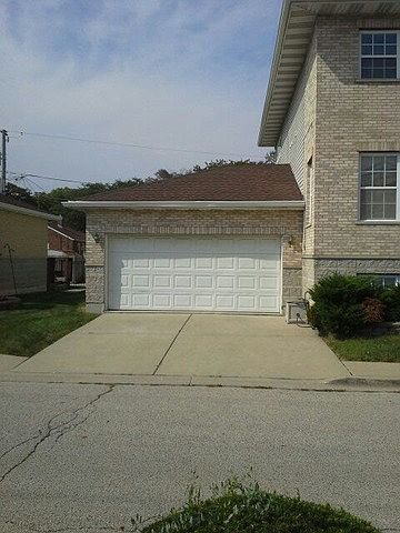 2nd image of 1042 Park Pl