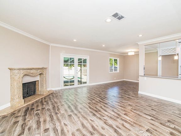 3rd image of 6722 Varna Ave