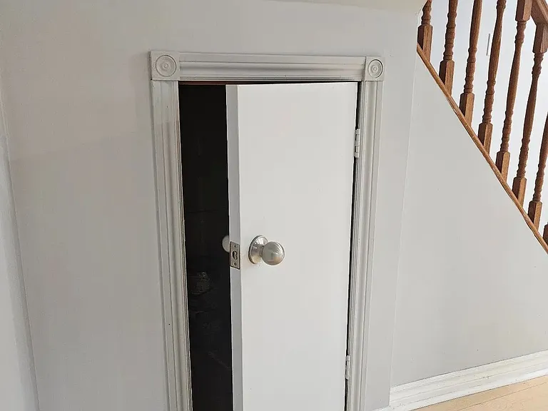 31 Benfrisco Cres #BSMNT — Photo 12