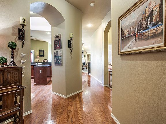 4th image of 6012 Lakecrest Dr