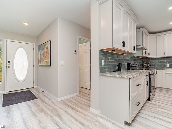 3rd image of 17561 Canal Cove Ct