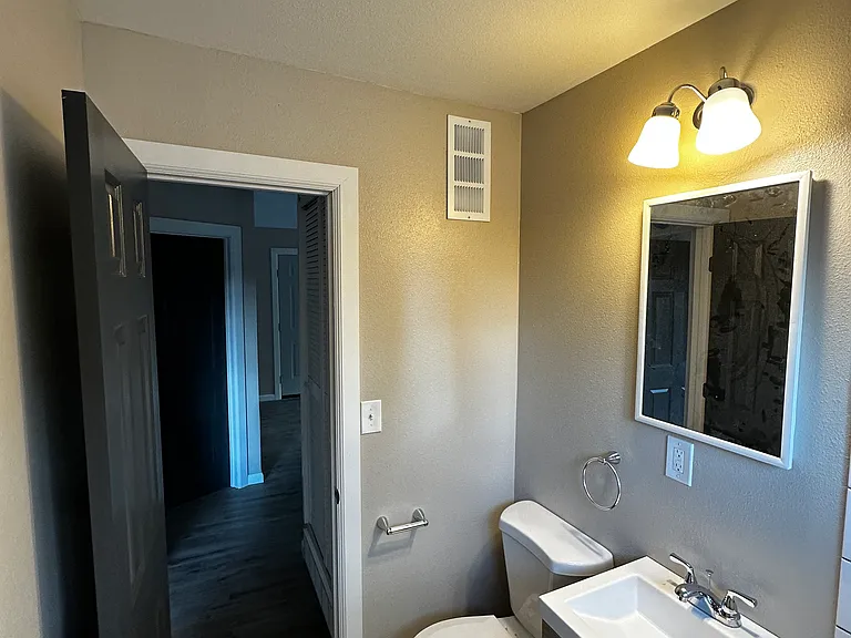 175 Custer St — Photo 11