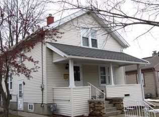 916 S 20th St, Manitowoc, WI 54220