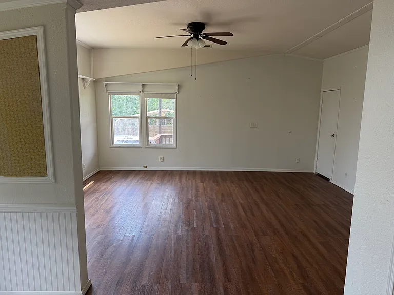 200 Texas Oak Dr — Photo 4