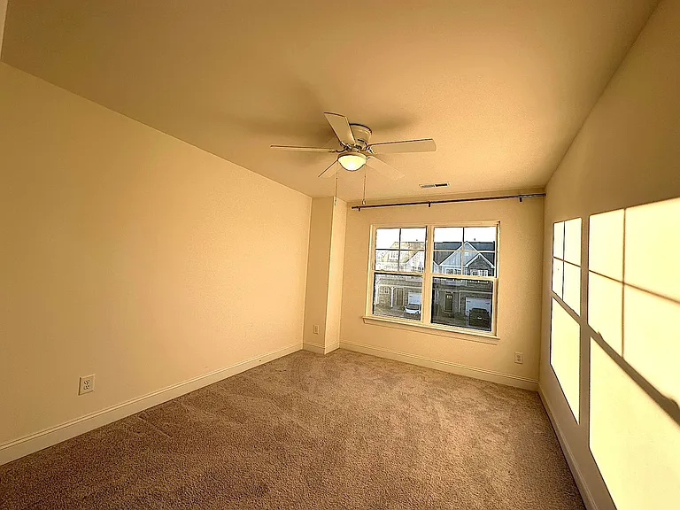 4008 Rothwood Ln — Photo 16
