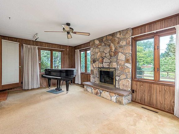5th image of 3304 Lawndale Dr