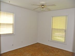 5th image of 2813 Westchester Dr