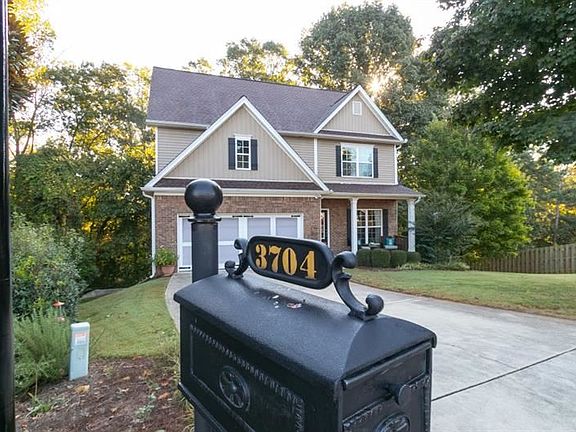 2nd image of 3704 Mount Vernon Ct