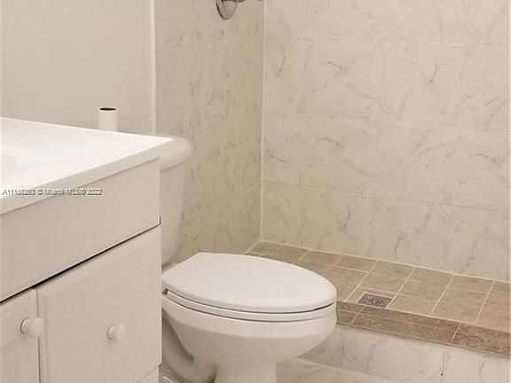3rd image of 10701 Royal Palm Blvd APT 6