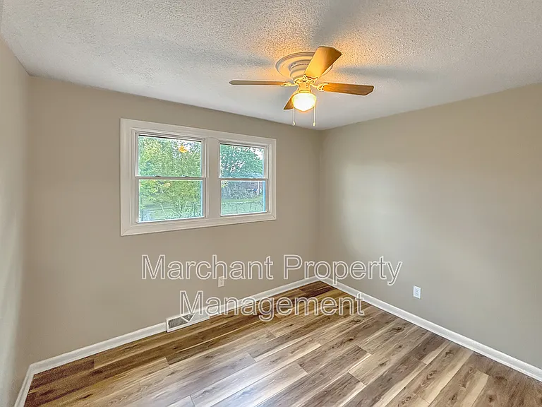 4716 Old Spartanburg Rd — Photo 15