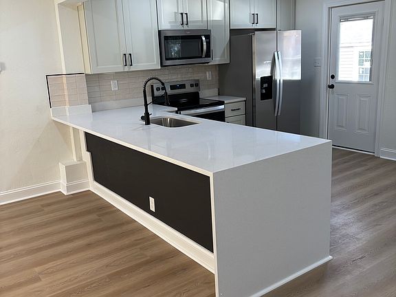 5th image of 8268 Chesapeake Blvd