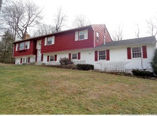 102 Winthrop Rd, Manchester, CT 06040