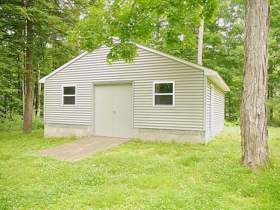 4th image of 63 Saunders Ln