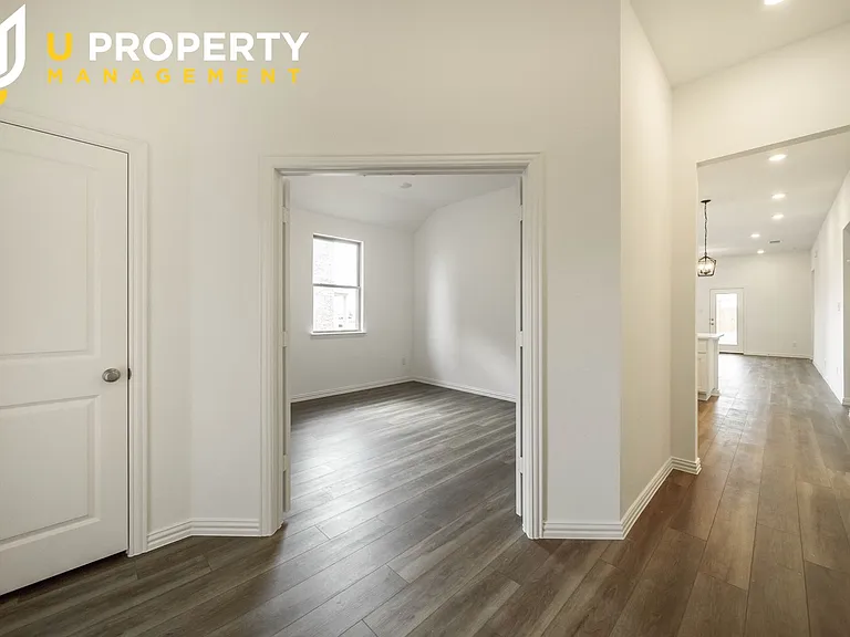 503 Virginia Way — Photo 6