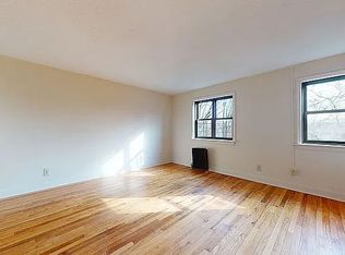 20-56 24th St #1A, Astoria, NY 11105
