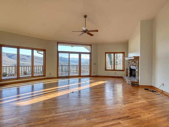 4th image of 1264 Harris Ridge Rd