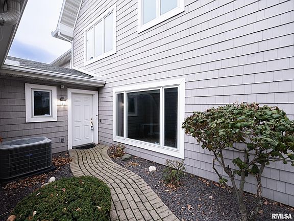 3rd image of 414 Harbor Pointe Dr