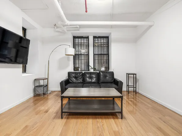 341 West 45th Street image 8 of 13