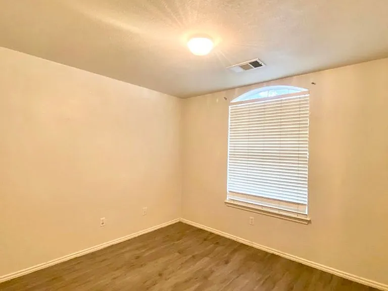 1501 Darjeeling Dr — Photo 18