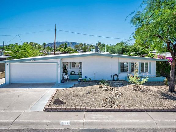 3rd image of 3721 E Shaw Butte Dr