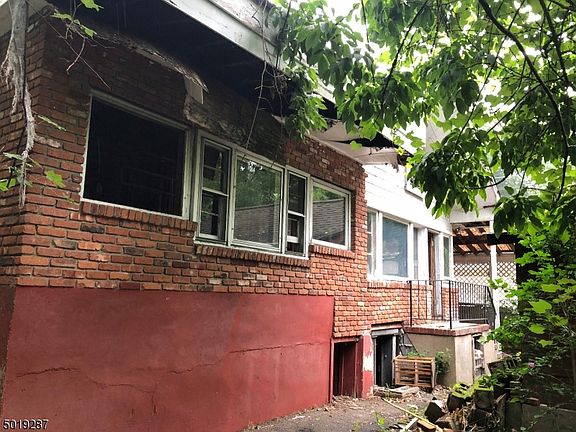 3rd image of 11 Voorhis Pl