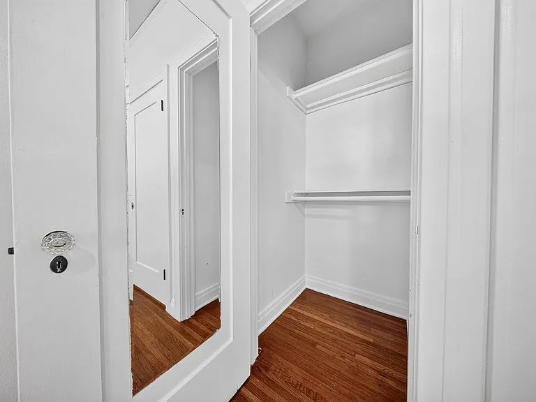 1002 N Sweetzer Ave — Photo 23