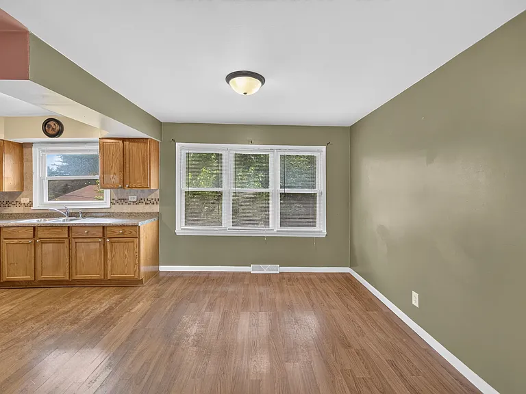 15726 Avalon Ave — Photo 22