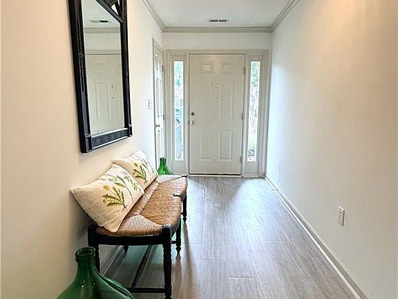 3rd image of 313 Quarterpath Ln
